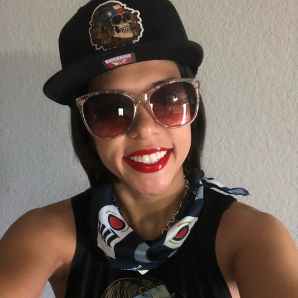 Meet your Posher Rezzy! - Picture 2 of 3